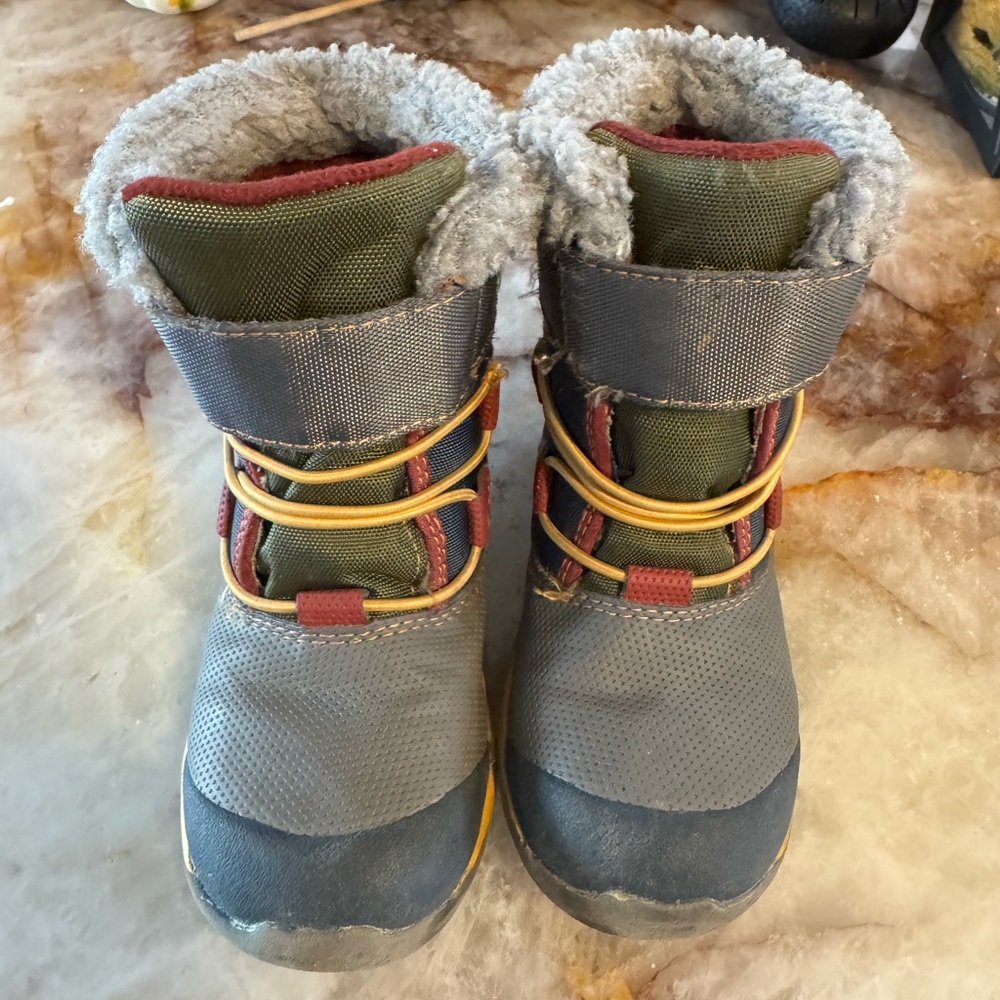 3M Thinsulate Red and Gray Insulated Boots